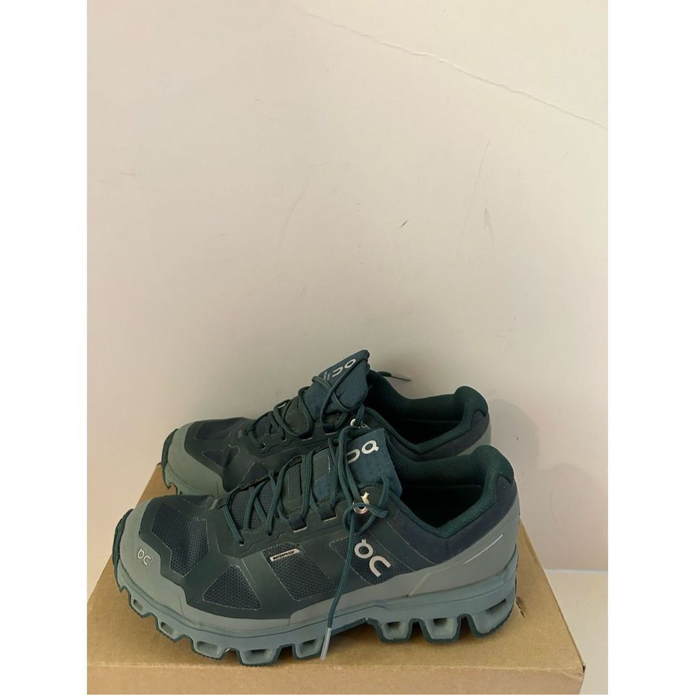 On Cloud waterproof Swiss engineered‎ size 6 green